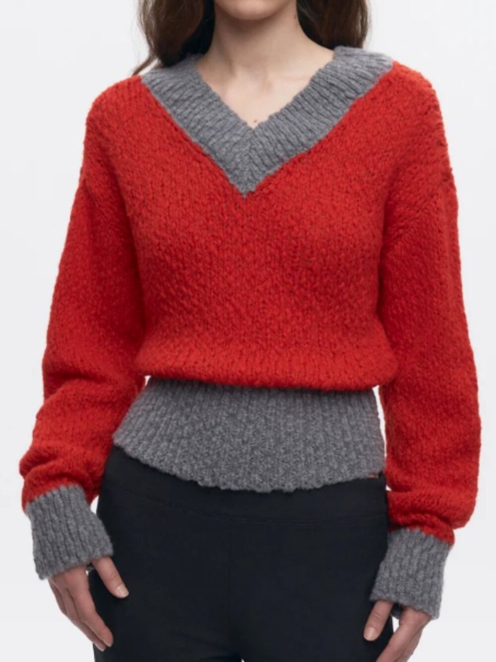 KOTN Sia V-neck Sweater